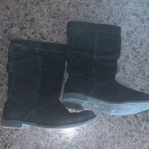 Toms slouchy suede booties 10